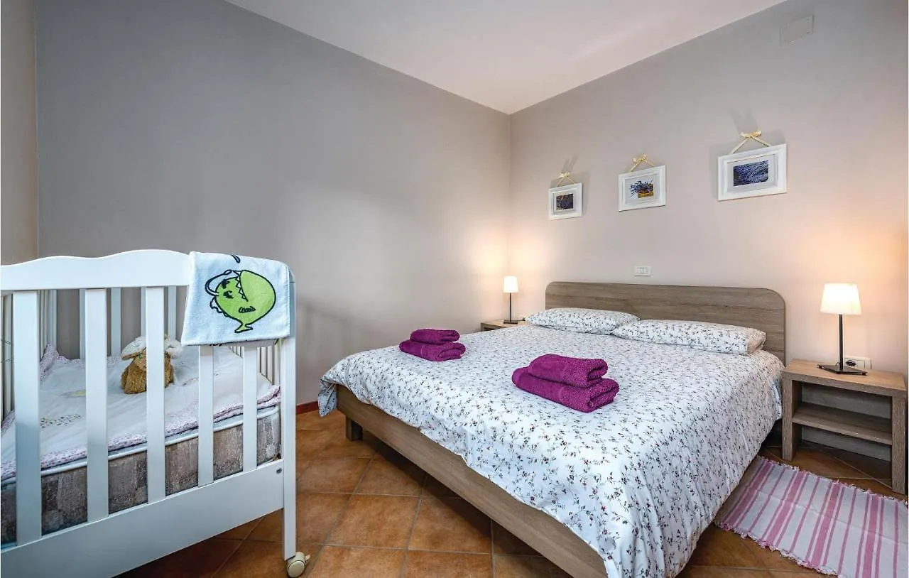 Amazing Apartment In Umag With Wifi 0*,