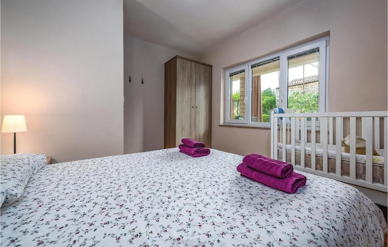 Amazing Apartment In Umag With Wifi