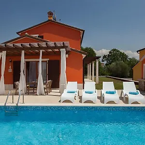  Villa Vilanija